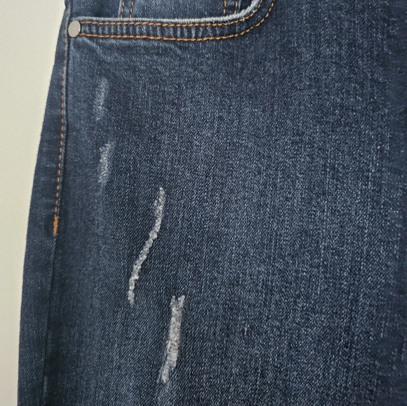 D. Exterior Made in Italy Distressed Jeans - Picture 3 of 8
